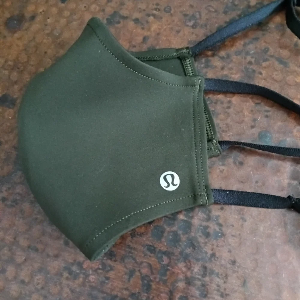 Lululemon Unisex OS Double Strap Face Mask *Ultralu in Dark Olive